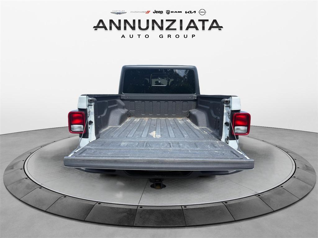 used 2022 Jeep Gladiator car, priced at $33,399