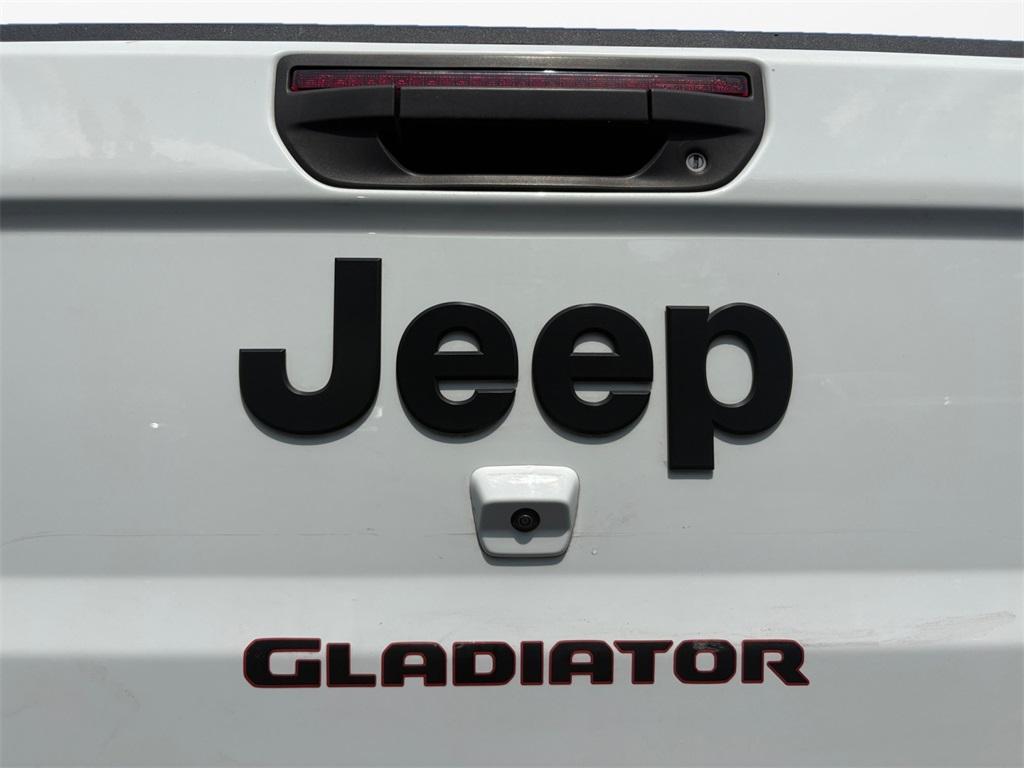 used 2022 Jeep Gladiator car, priced at $33,399