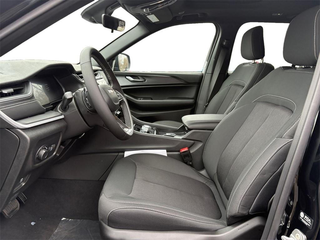 new 2025 Jeep Grand Cherokee car, priced at $41,772