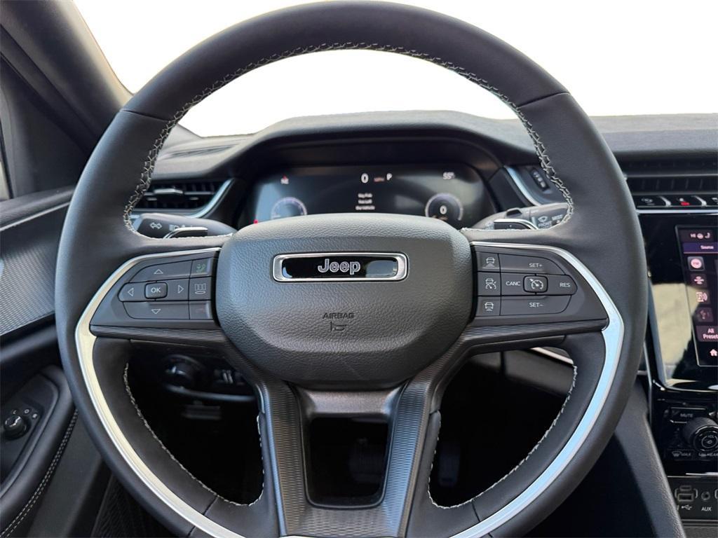 new 2025 Jeep Grand Cherokee car, priced at $40,420