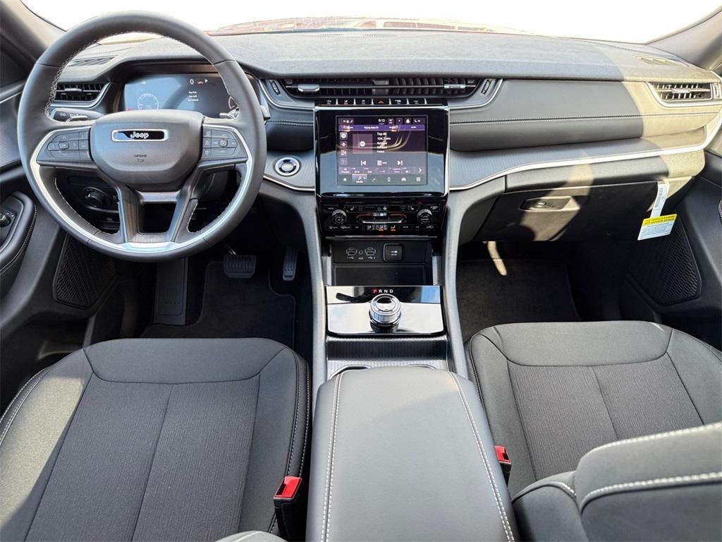 new 2025 Jeep Grand Cherokee car, priced at $40,420