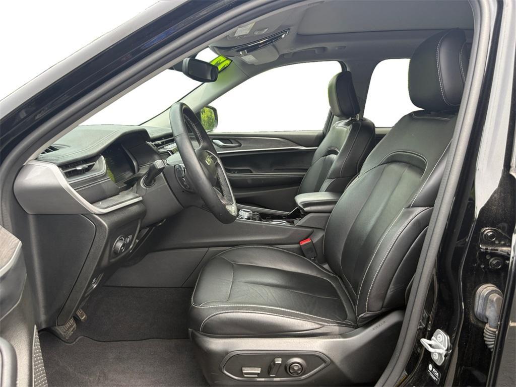 used 2022 Jeep Grand Cherokee car, priced at $33,399