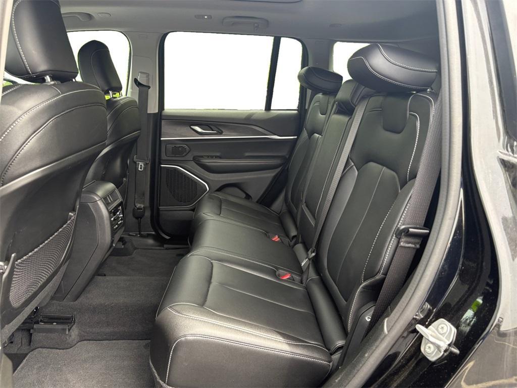 used 2022 Jeep Grand Cherokee car, priced at $33,399