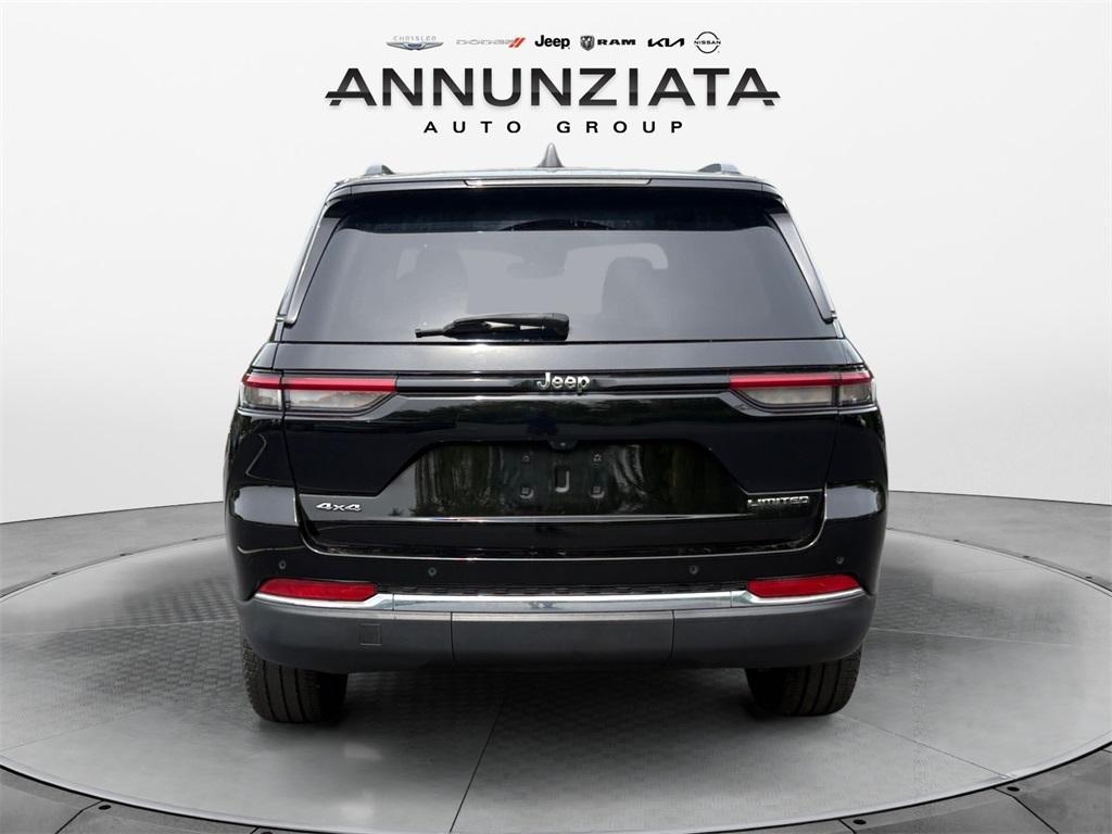 used 2022 Jeep Grand Cherokee car, priced at $33,399