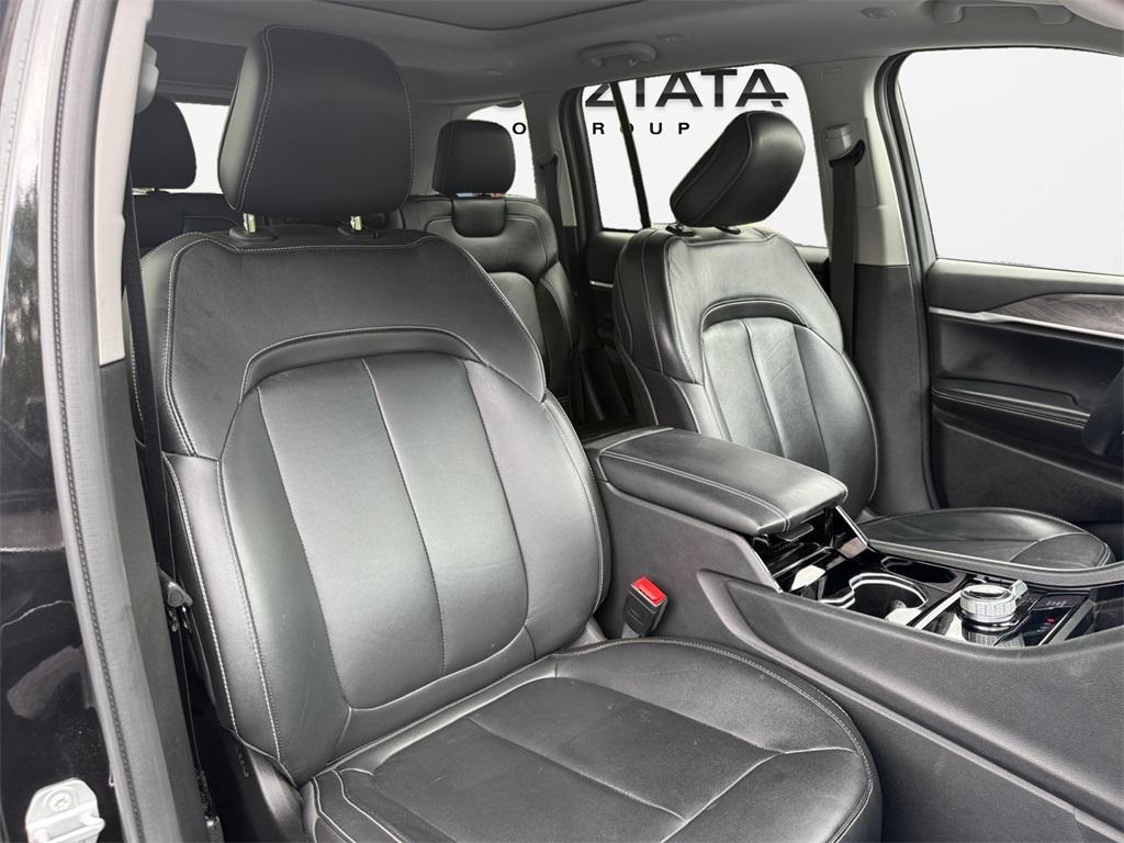 used 2022 Jeep Grand Cherokee car, priced at $32,999