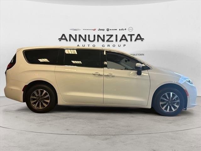 new 2023 Chrysler Pacifica Hybrid car, priced at $44,980