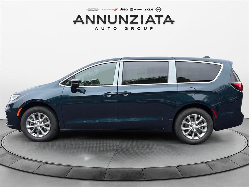 new 2025 Chrysler Pacifica car, priced at $46,248