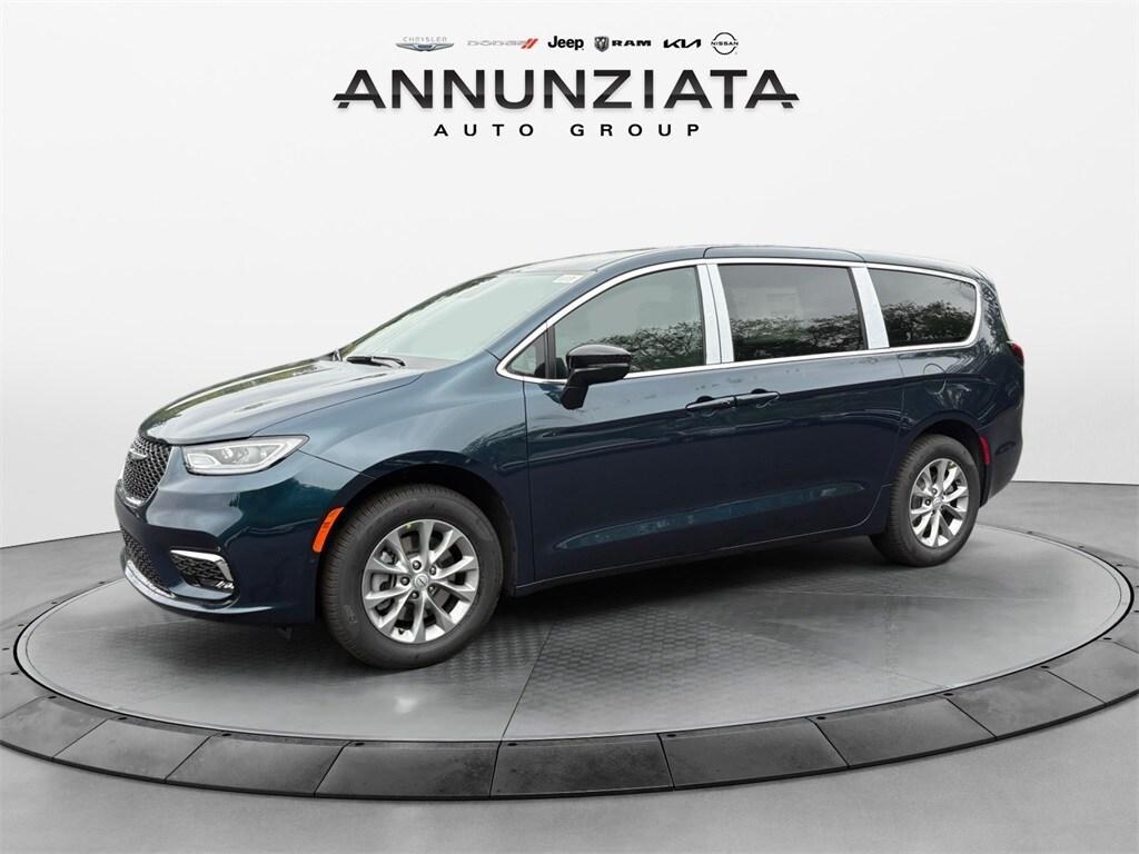 new 2025 Chrysler Pacifica car, priced at $46,248