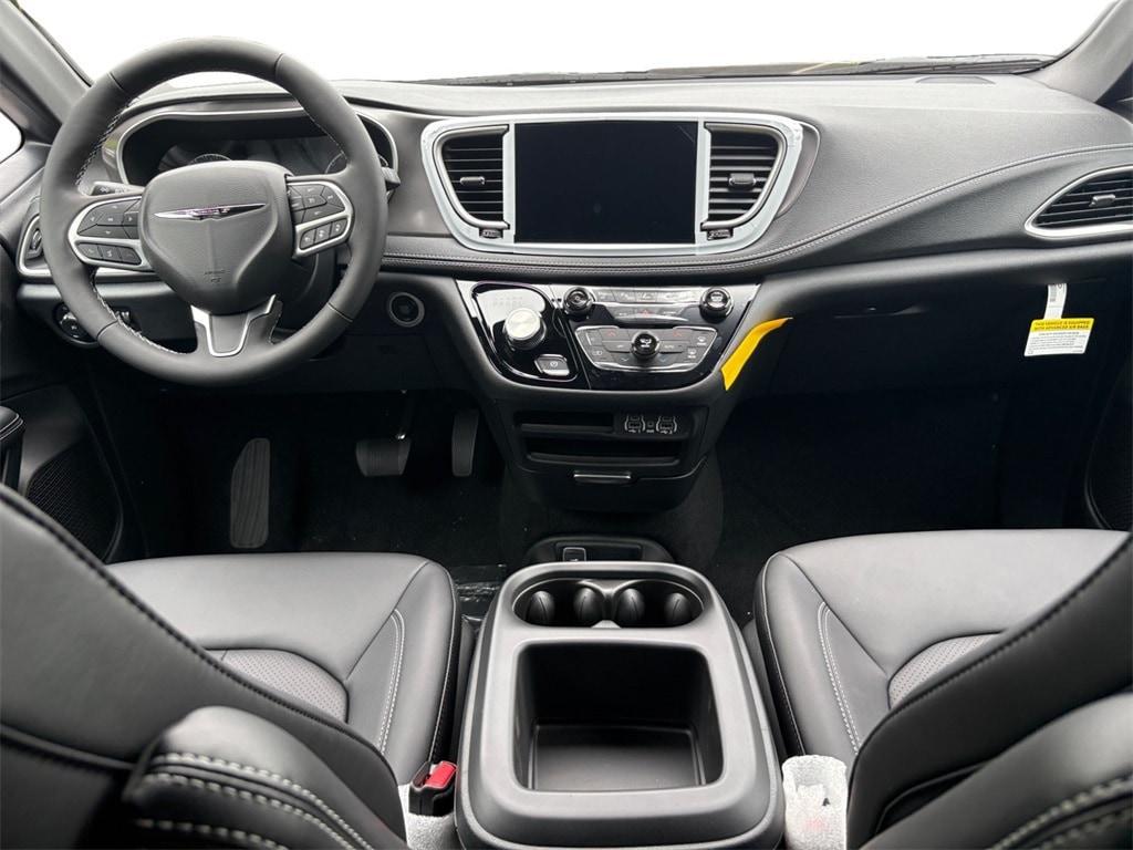new 2025 Chrysler Pacifica car, priced at $46,248