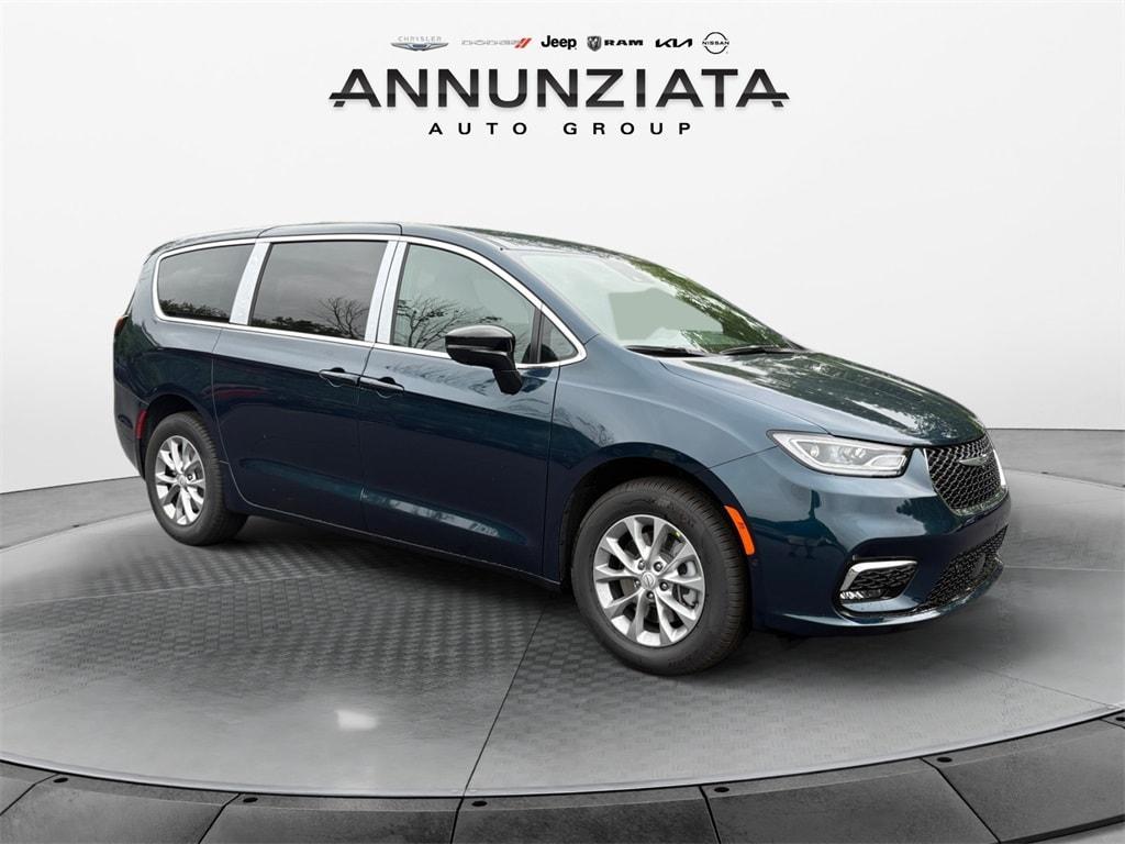 new 2025 Chrysler Pacifica car, priced at $46,248
