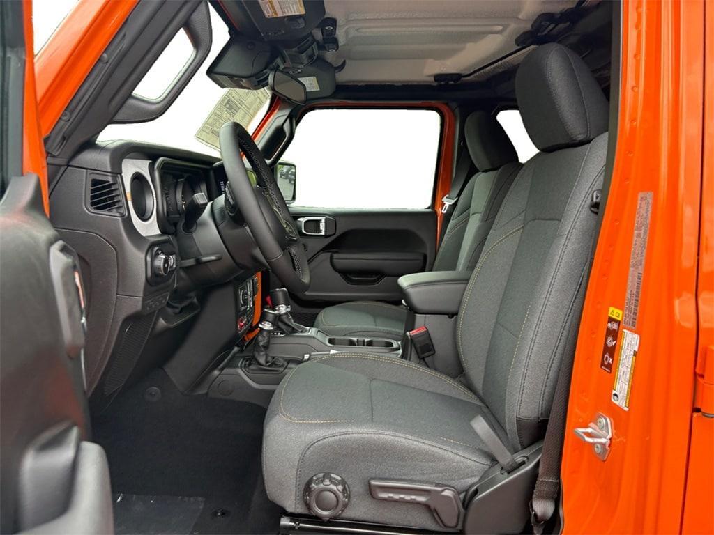 new 2025 Jeep Wrangler car, priced at $51,580