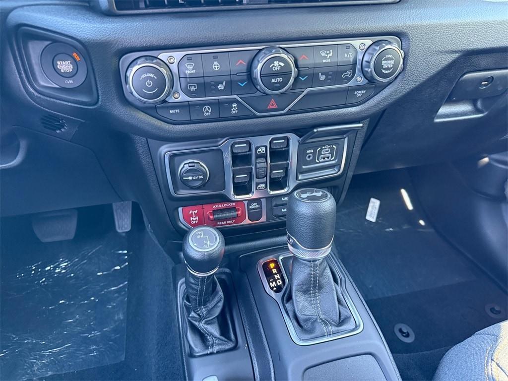 new 2025 Jeep Wrangler car, priced at $54,265