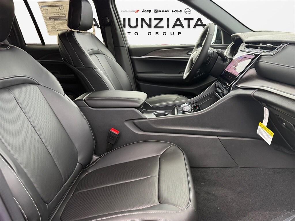 new 2025 Jeep Grand Cherokee car, priced at $51,910