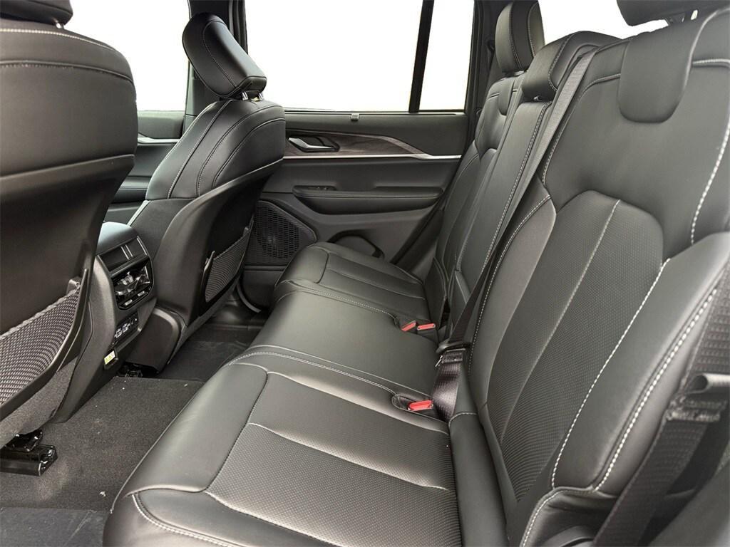 new 2025 Jeep Grand Cherokee car, priced at $51,910