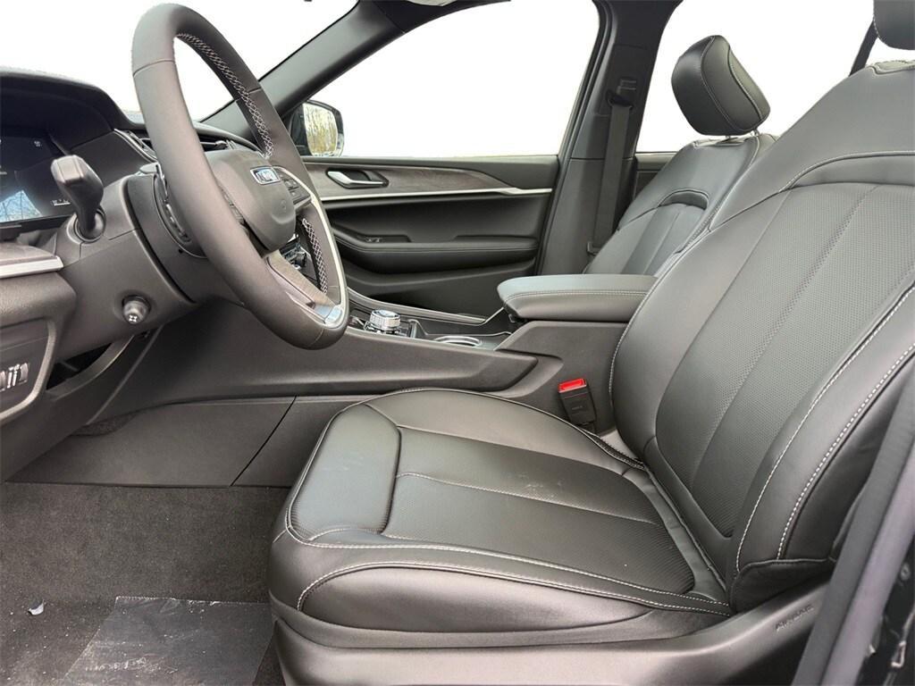 new 2025 Jeep Grand Cherokee car, priced at $51,910