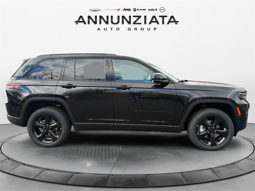 new 2025 Jeep Grand Cherokee car, priced at $51,910