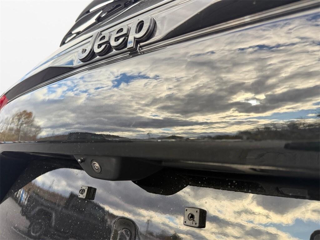 new 2025 Jeep Grand Cherokee car, priced at $51,910