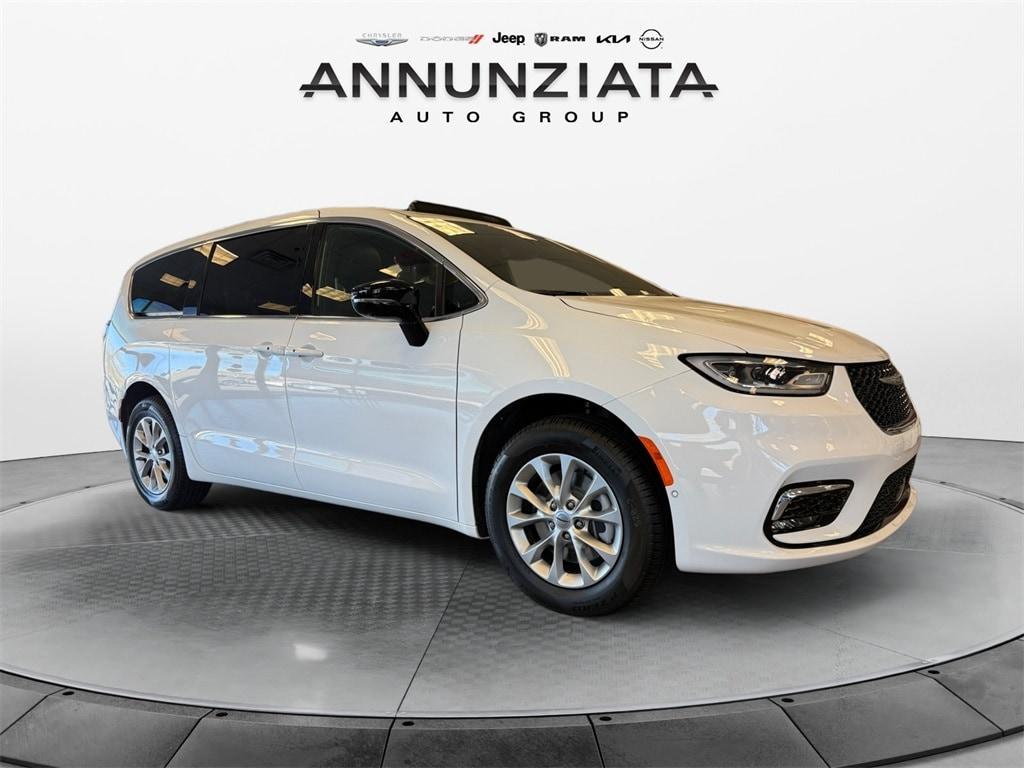 new 2025 Chrysler Pacifica car, priced at $47,315
