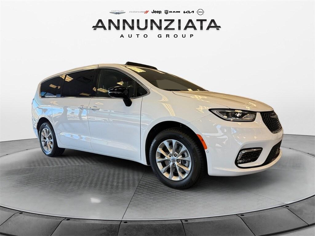 new 2025 Chrysler Pacifica car, priced at $47,348
