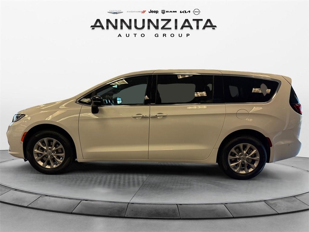 new 2025 Chrysler Pacifica car, priced at $47,348