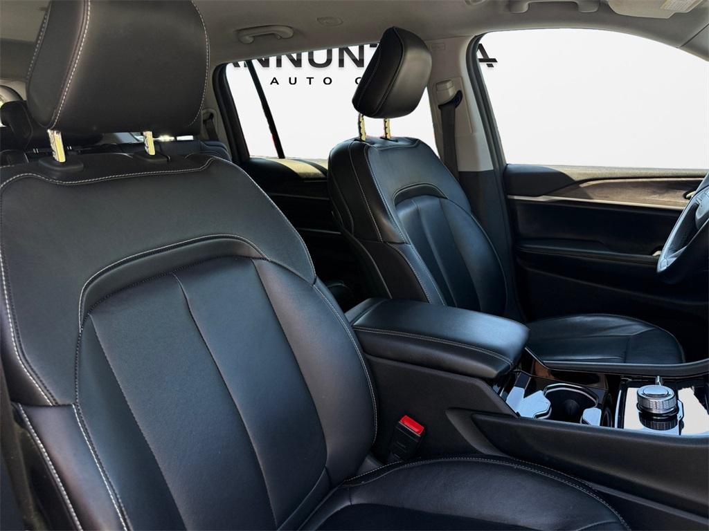 used 2022 Jeep Grand Cherokee L car, priced at $33,199