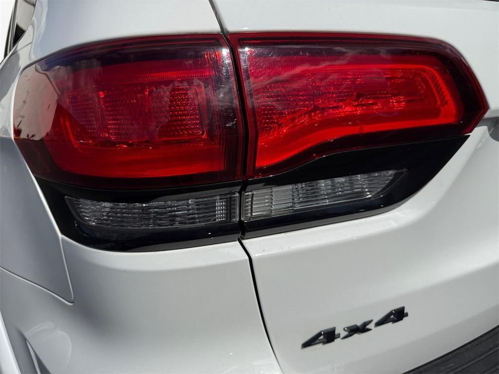 used 2021 Jeep Grand Cherokee car, priced at $25,179