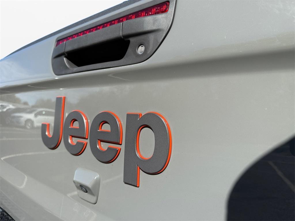used 2022 Jeep Gladiator car, priced at $34,299