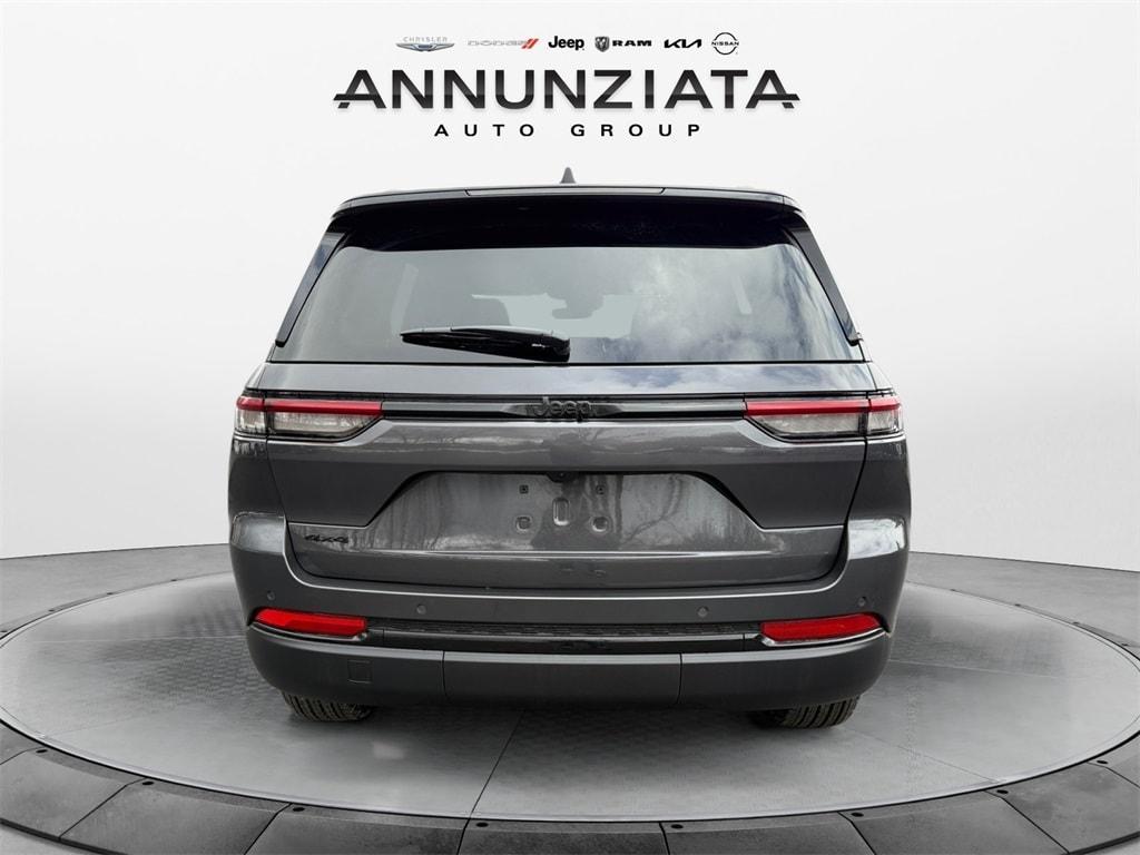 new 2025 Jeep Grand Cherokee car, priced at $44,030