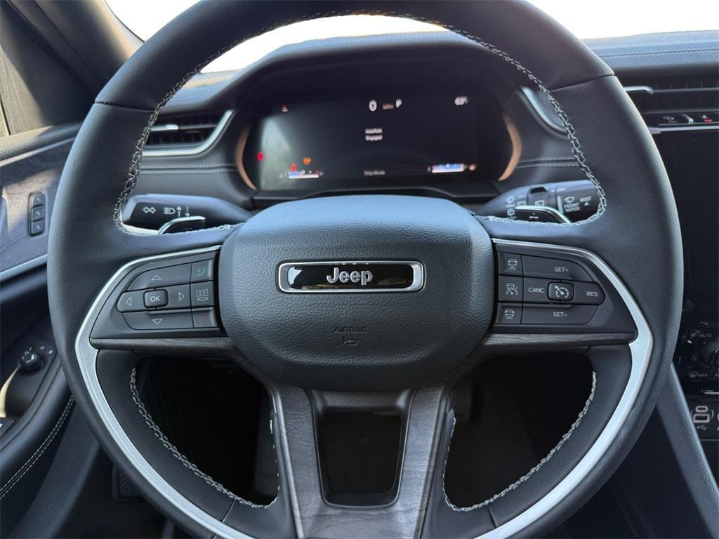 new 2025 Jeep Grand Cherokee car, priced at $46,985