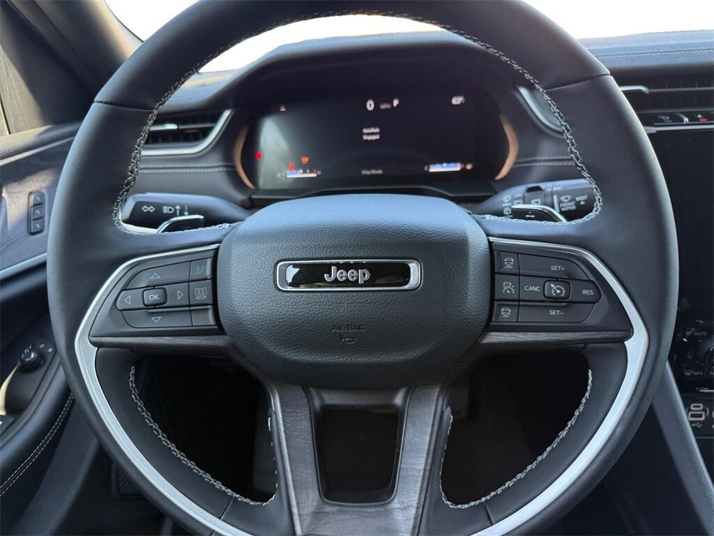 new 2025 Jeep Grand Cherokee car, priced at $48,985