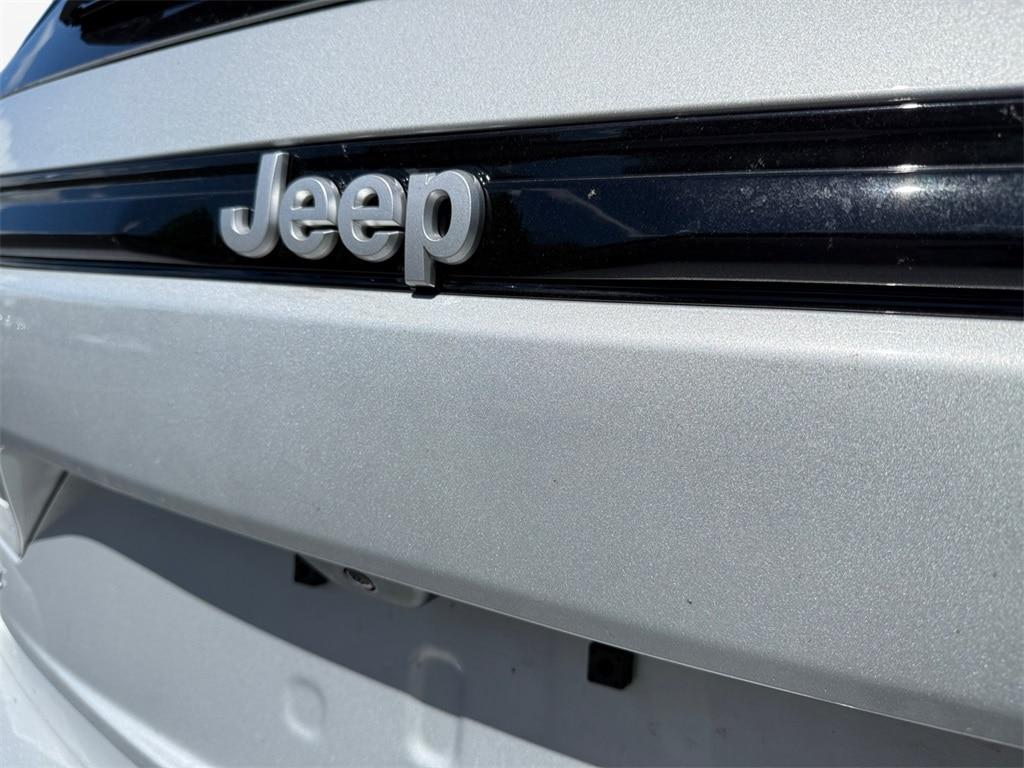 new 2025 Jeep Grand Cherokee car, priced at $42,920