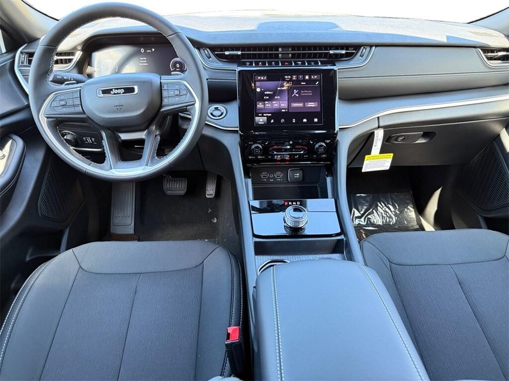 new 2025 Jeep Grand Cherokee car, priced at $42,920