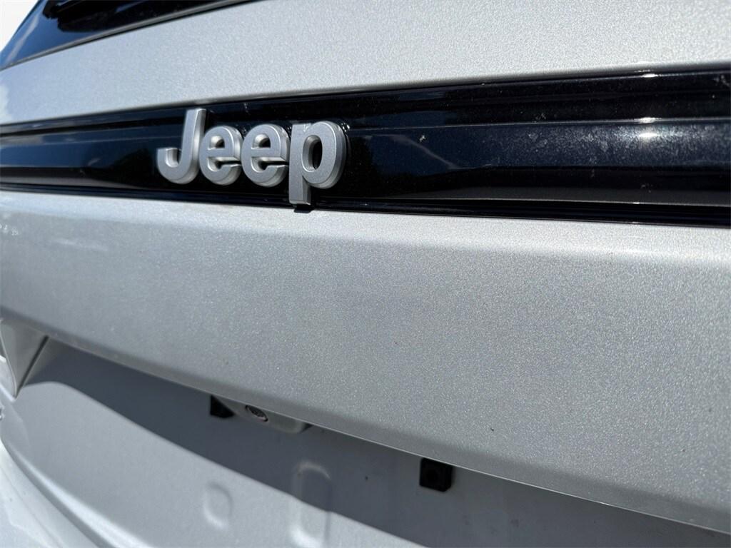 new 2025 Jeep Grand Cherokee car, priced at $40,420