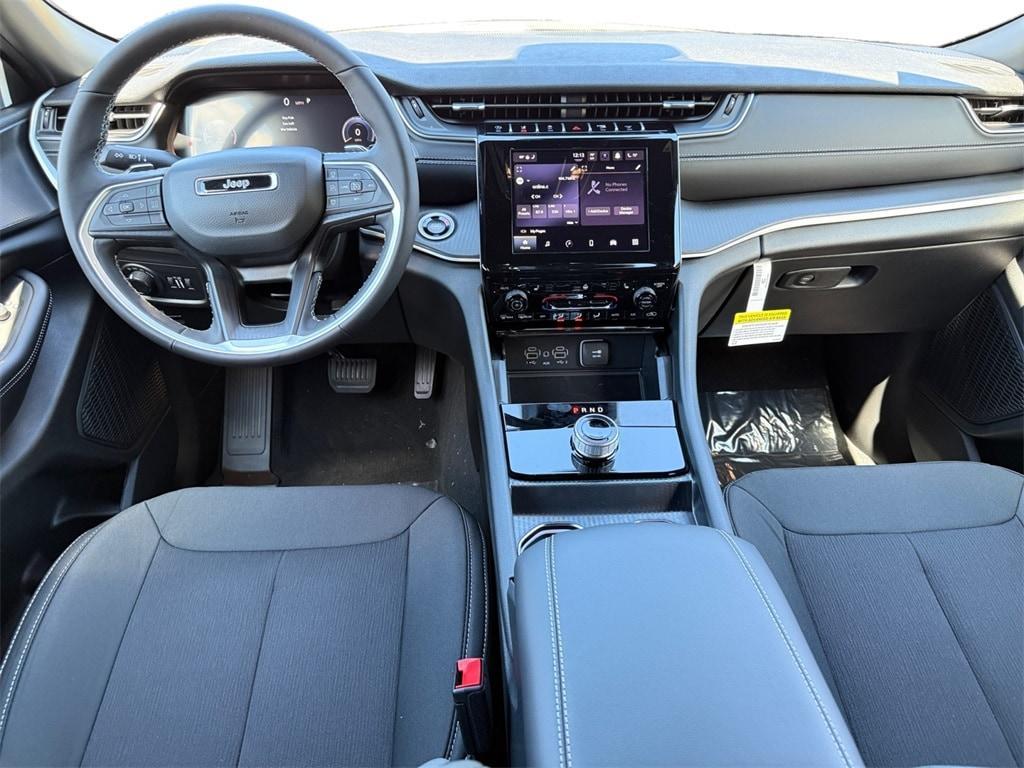 new 2025 Jeep Grand Cherokee car, priced at $38,420