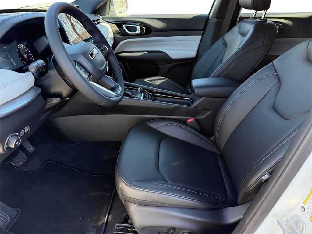 new 2025 Jeep Compass car, priced at $30,840