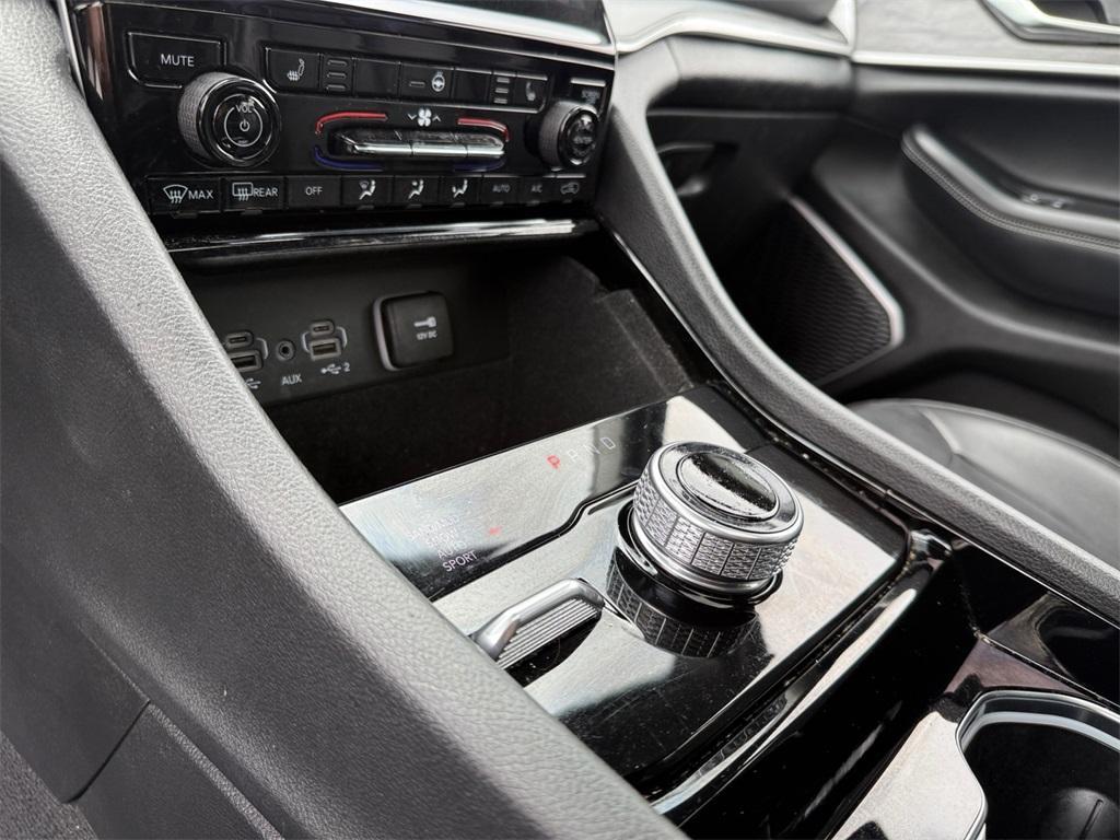 used 2022 Jeep Grand Cherokee L car, priced at $32,999