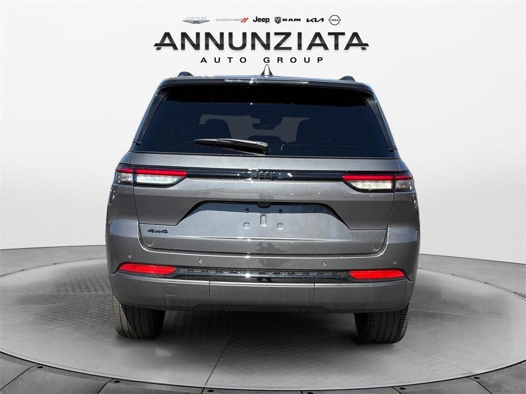 new 2025 Jeep Grand Cherokee car, priced at $45,675