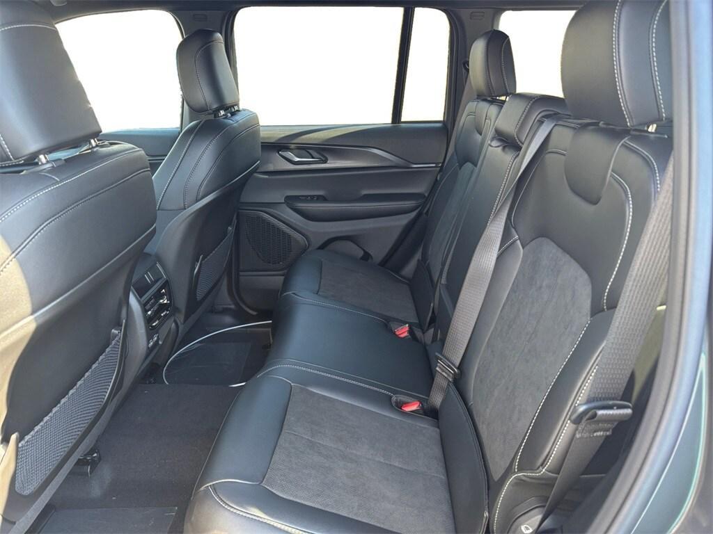 new 2025 Jeep Grand Cherokee car, priced at $45,155