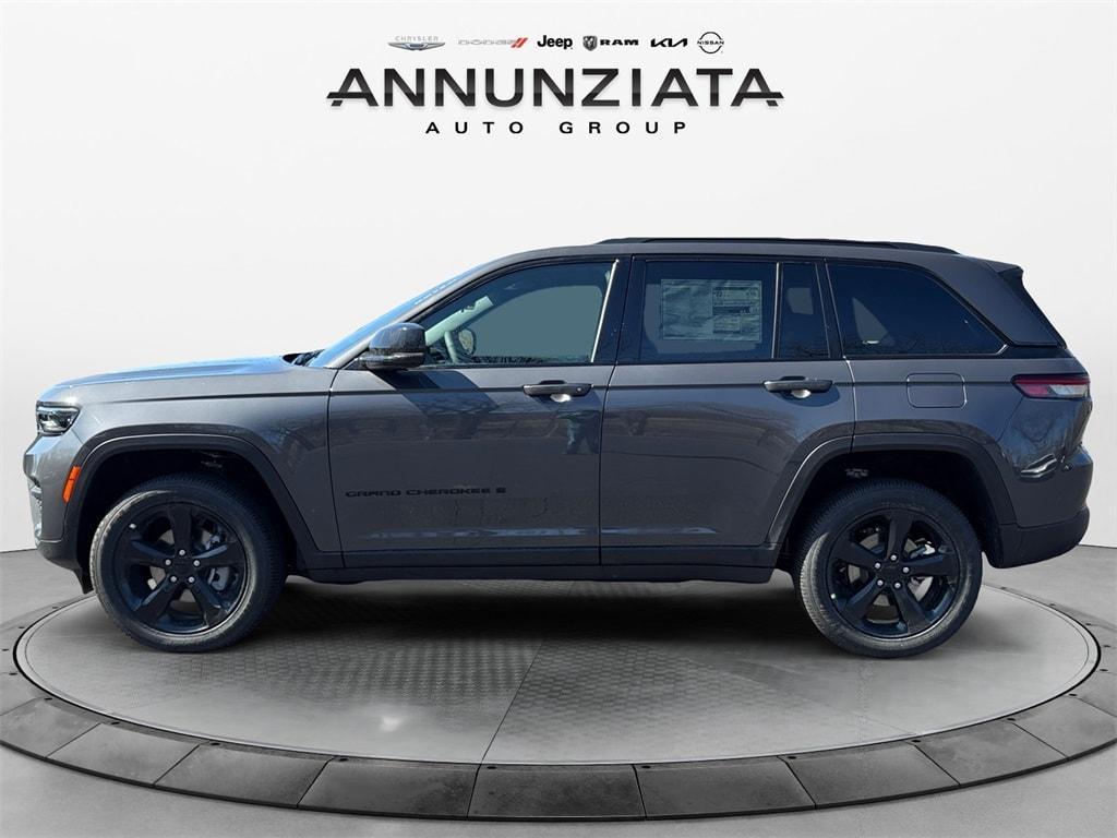 new 2025 Jeep Grand Cherokee car, priced at $45,675