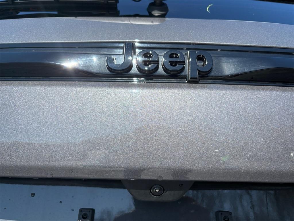 new 2025 Jeep Grand Cherokee car, priced at $45,675