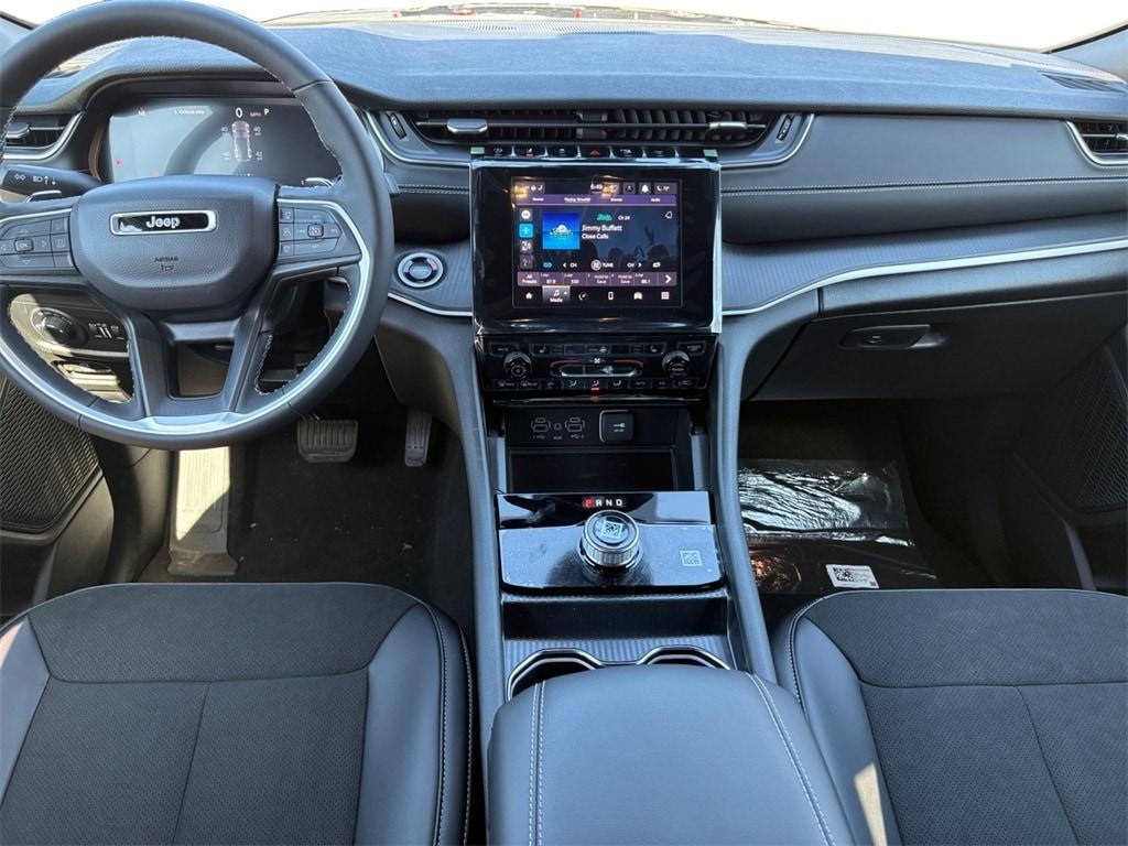 new 2025 Jeep Grand Cherokee car, priced at $45,675
