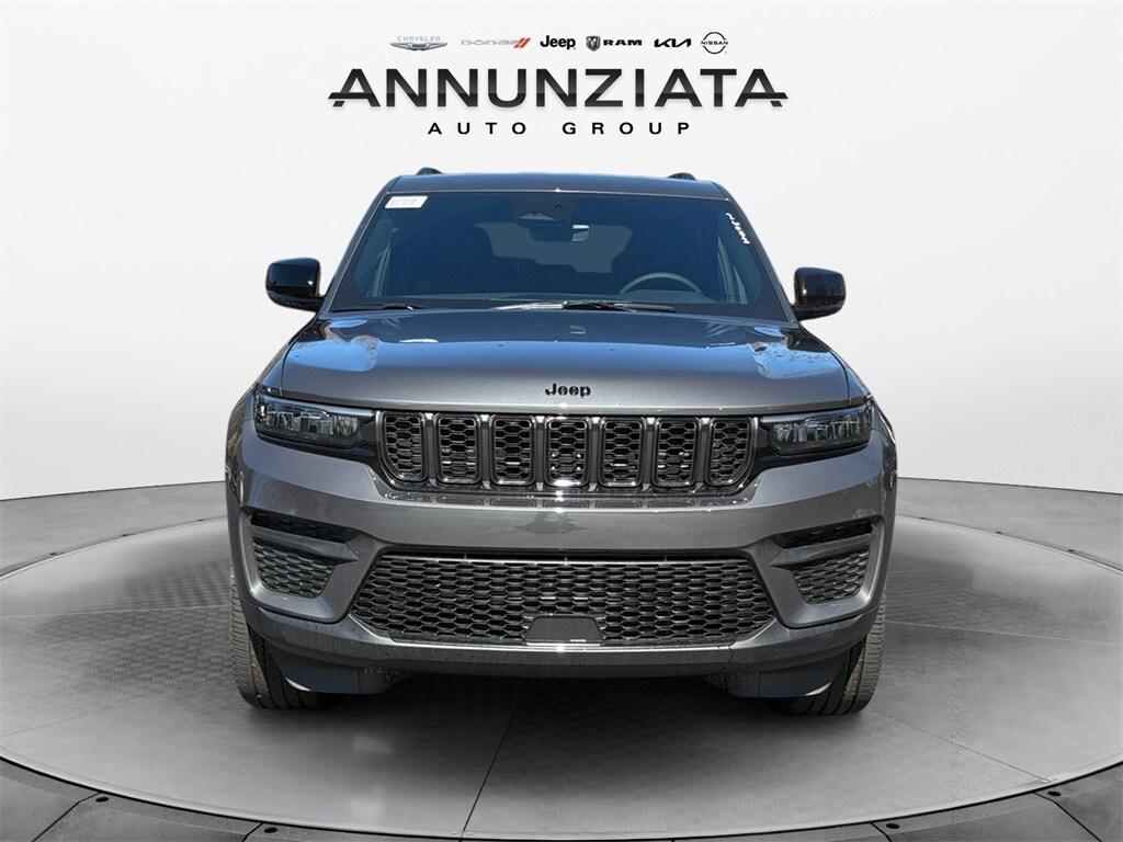 new 2025 Jeep Grand Cherokee car, priced at $45,155