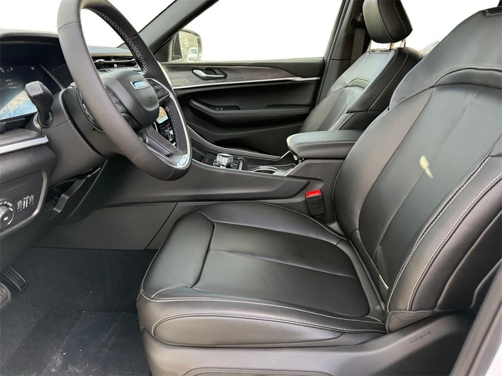 new 2025 Jeep Grand Cherokee car, priced at $45,665