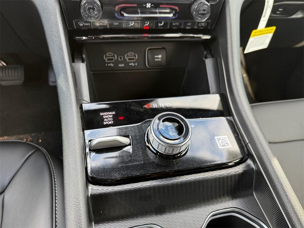 new 2025 Jeep Grand Cherokee car, priced at $45,665