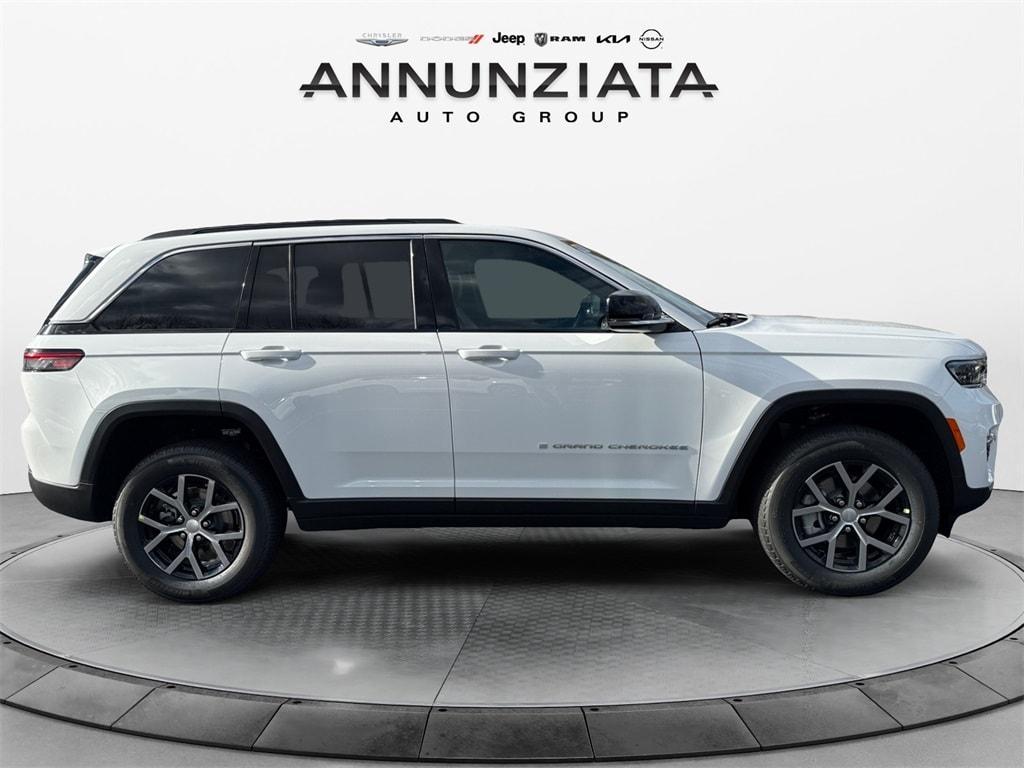 new 2025 Jeep Grand Cherokee car, priced at $45,665