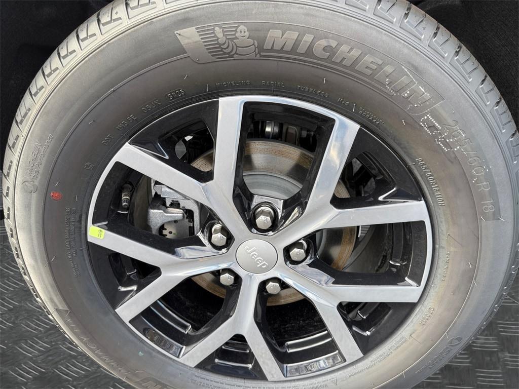 new 2025 Jeep Grand Cherokee car, priced at $45,665