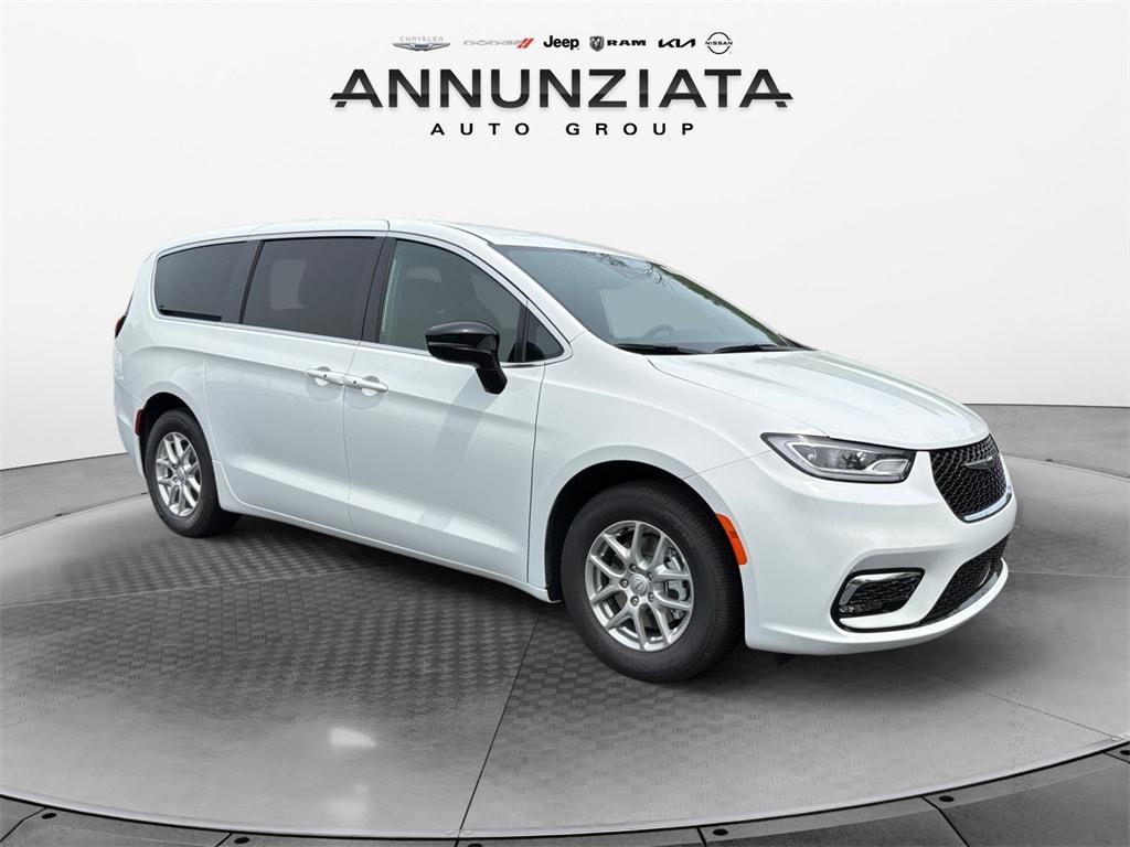 new 2025 Chrysler Pacifica car, priced at $41,752