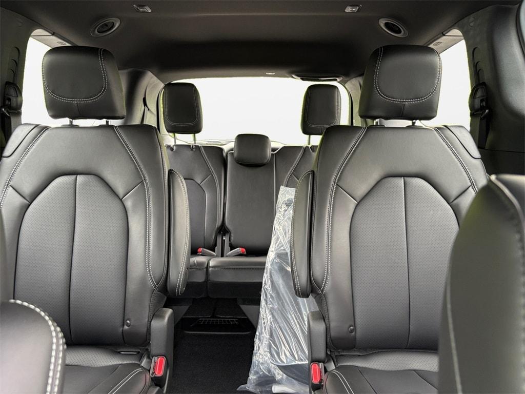 new 2025 Chrysler Pacifica car, priced at $41,752