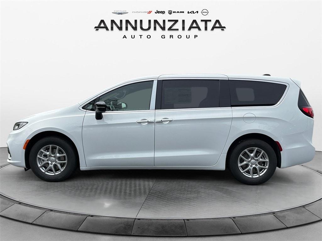new 2025 Chrysler Pacifica car, priced at $41,752