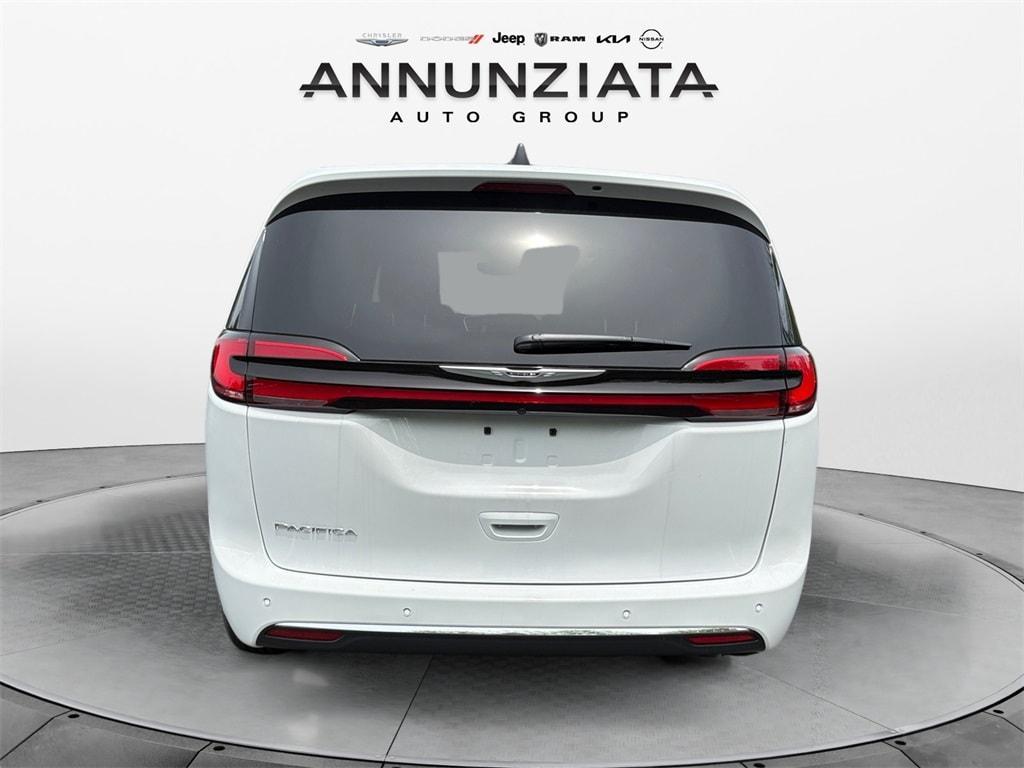 new 2025 Chrysler Pacifica car, priced at $41,752